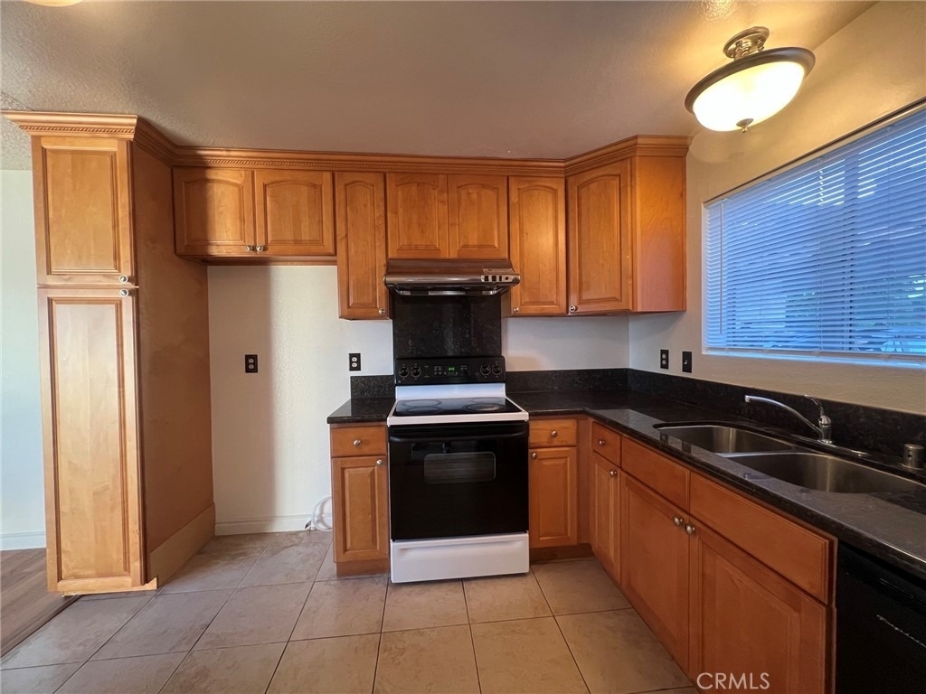 238 Hillcrest Drive - Photo 9