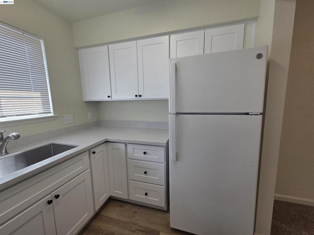 2255 Chestnut St - Photo 9