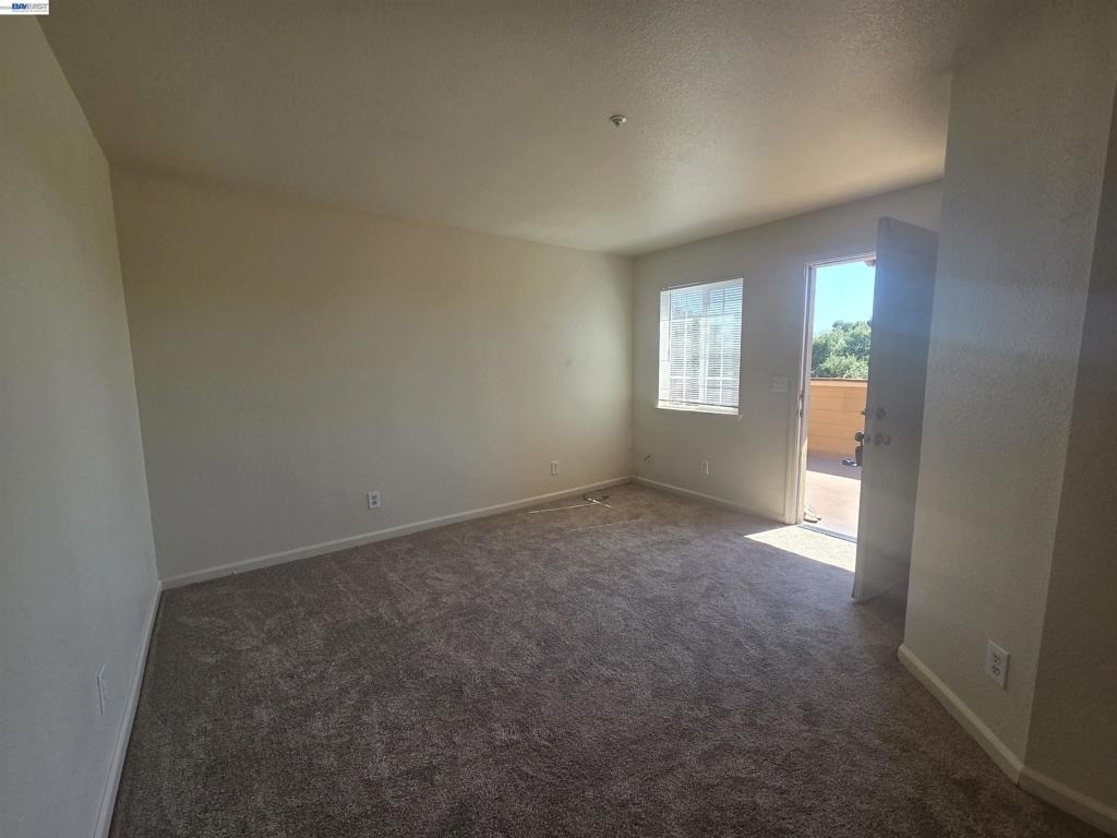 2255 Chestnut St - Photo 24
