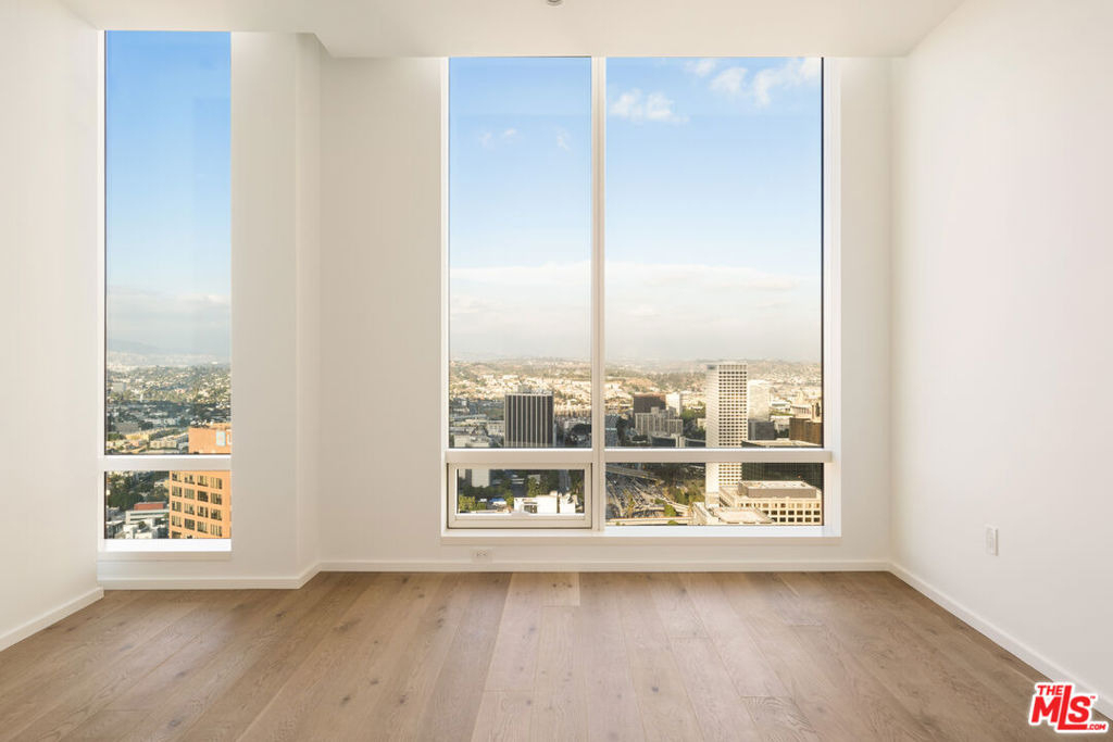 1000 W 8th Street - Photo 23
