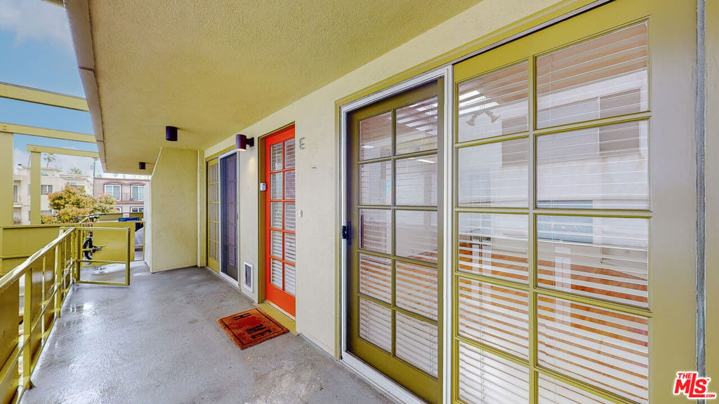 1123 10th Street - Photo 2