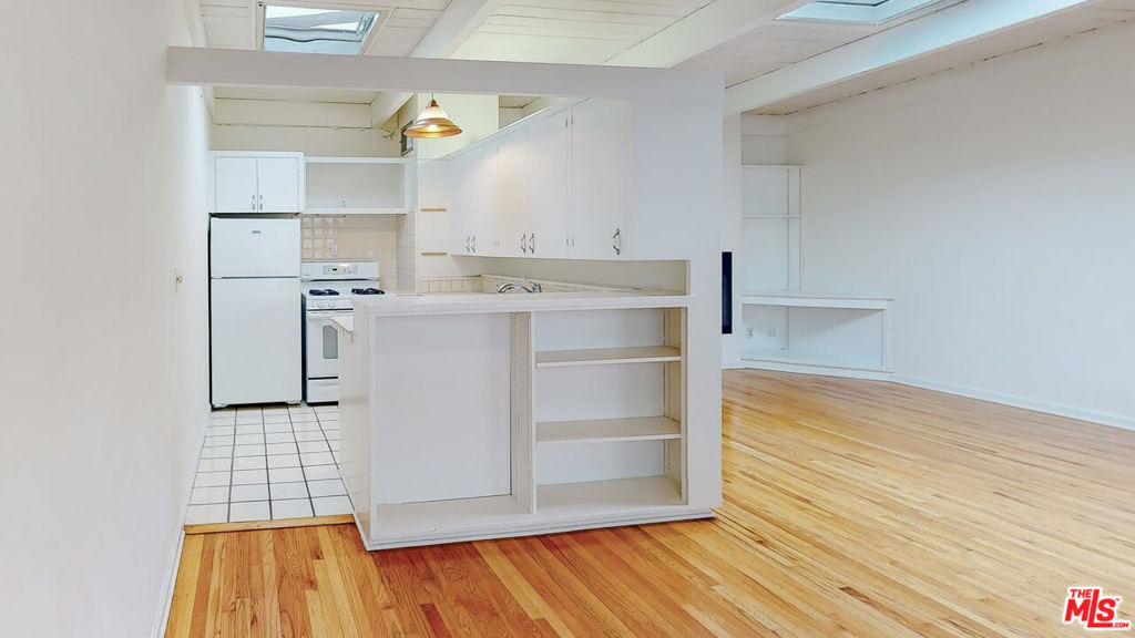 1123 10th Street - Photo 5