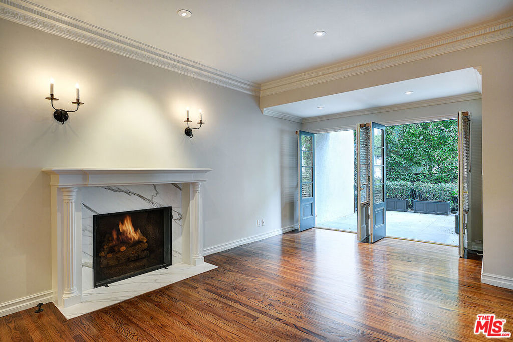 149 S Rodeo Drive - Photo 2
