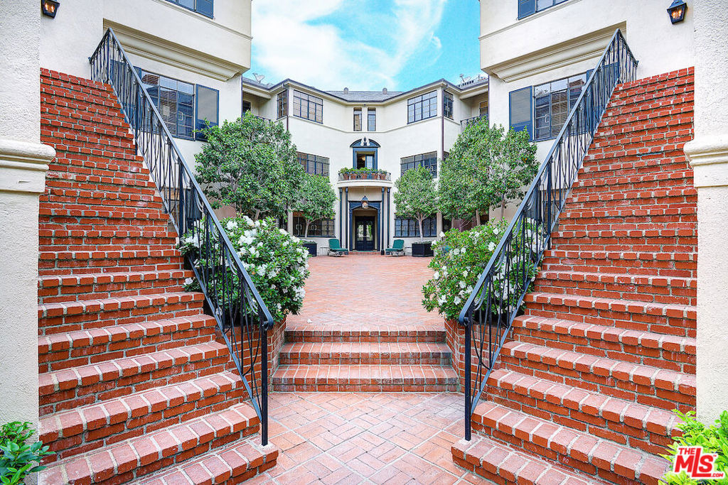 149 S Rodeo Drive - Photo 20