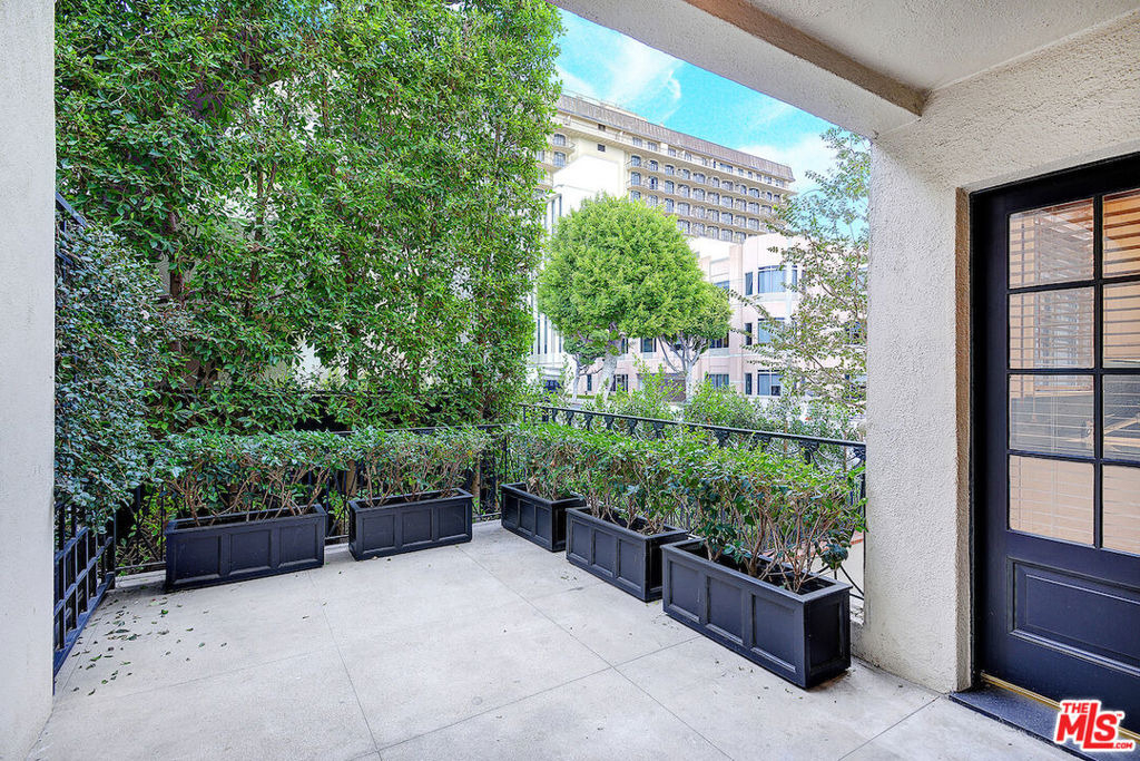 149 S Rodeo Drive - Photo 5