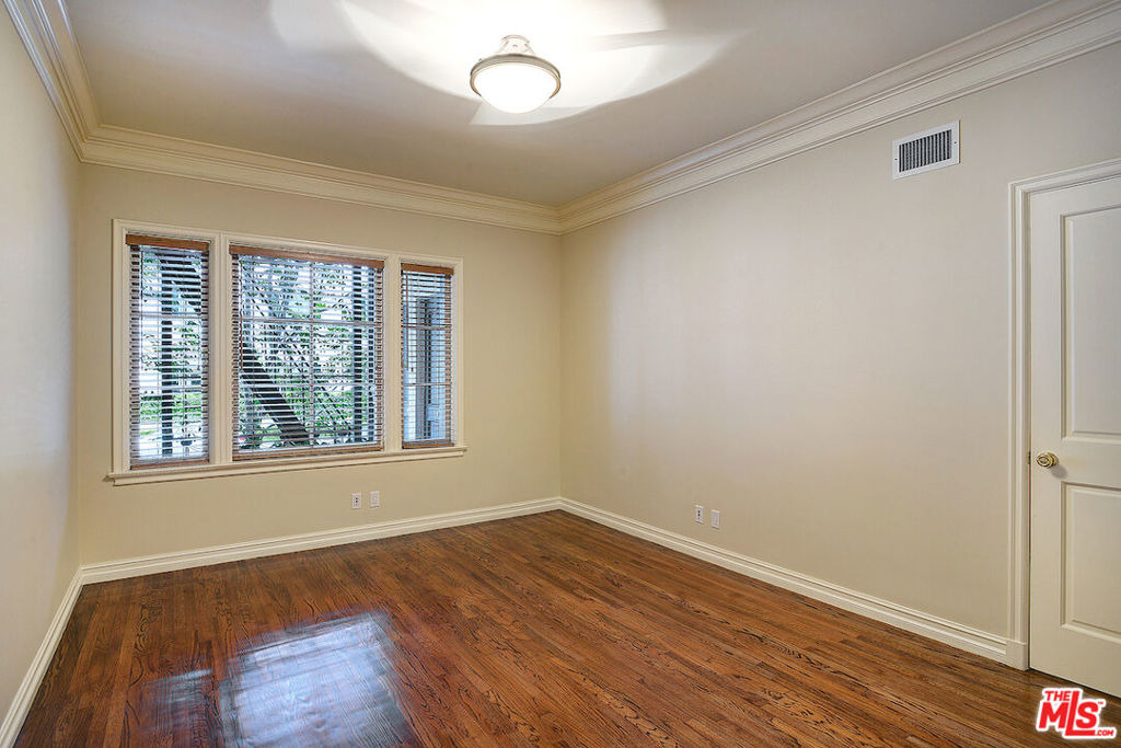 149 S Rodeo Drive - Photo 11