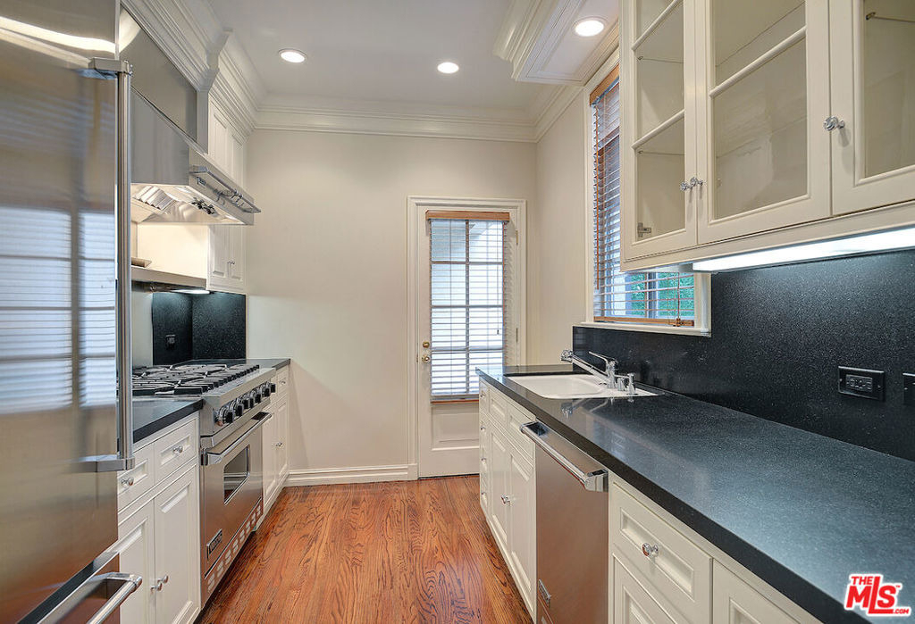 149 S Rodeo Drive - Photo 9