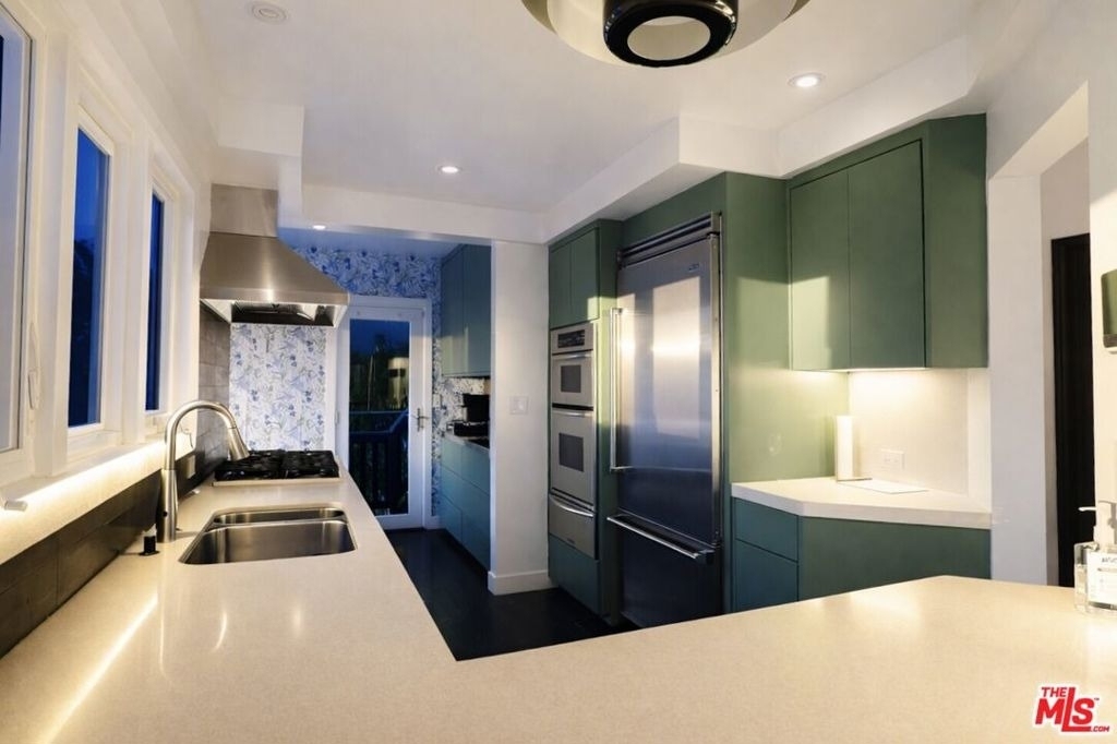 8810 Hollywood Boulevard - Photo 5