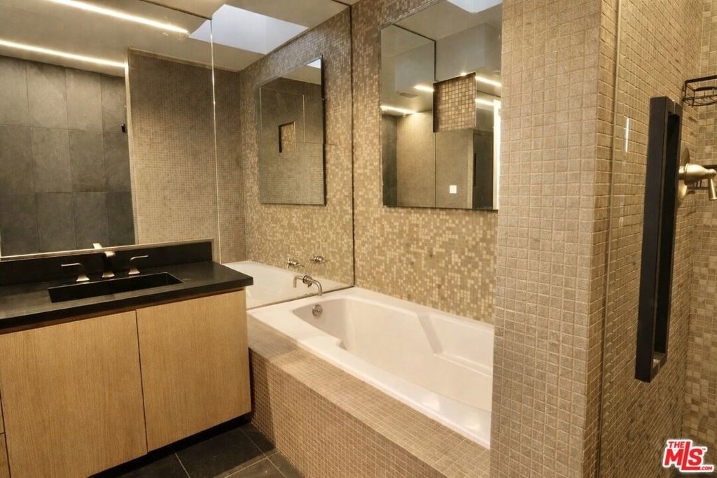 8810 Hollywood Boulevard - Photo 7