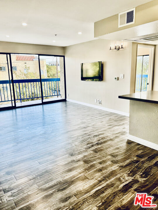 1052 S Mariposa Avenue - Photo 1