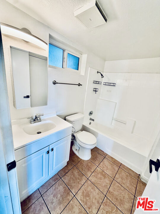 1052 S Mariposa Avenue - Photo 5