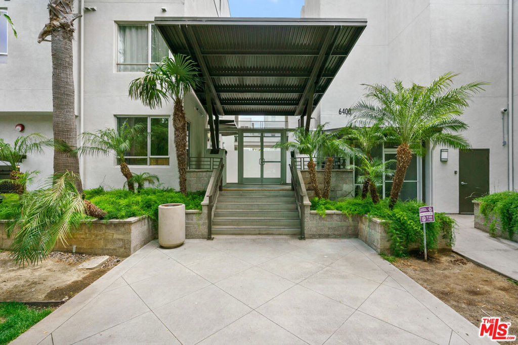 6400 Crescent Parkway - Photo 1