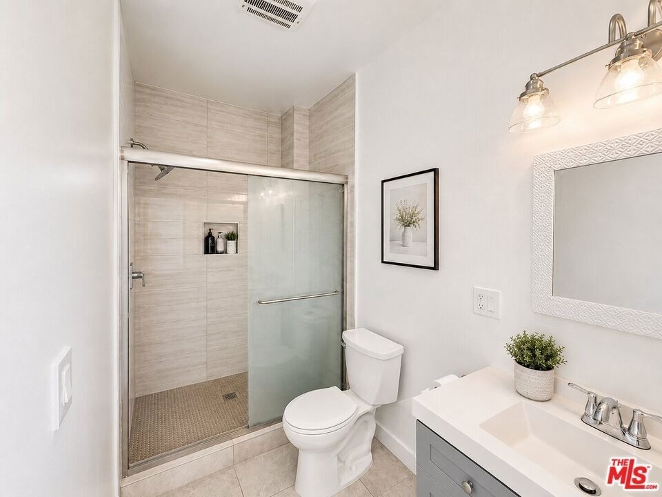 2927 S Catalina Street - Photo 4