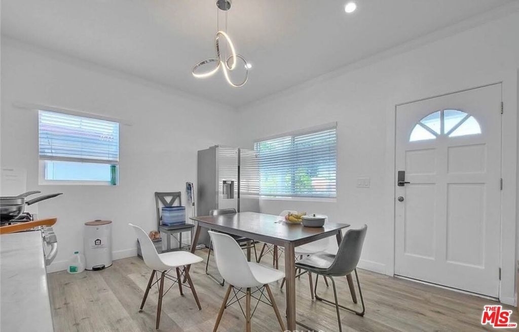 2927 S Catalina Street - Photo 1