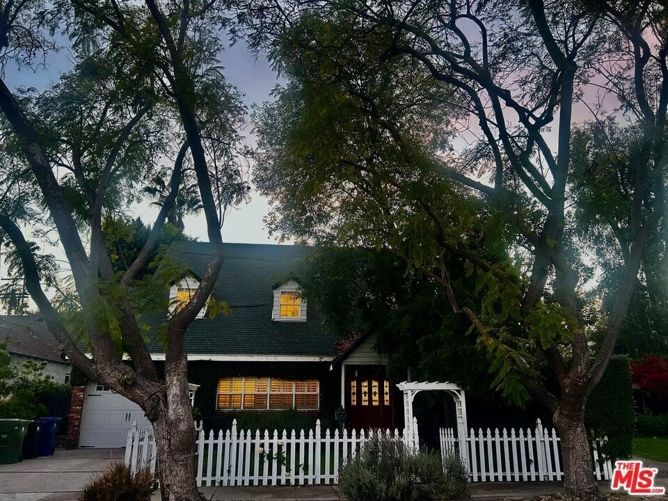 4309 Gentry Avenue - Photo 41