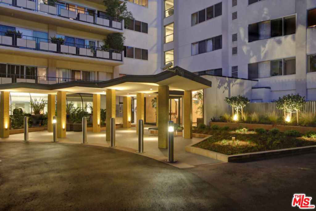 1155 N La Cienega Boulevard - Photo 38