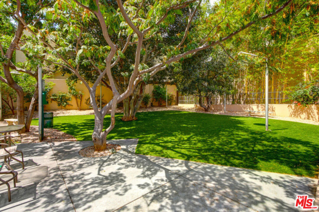 1155 N La Cienega Boulevard - Photo 31