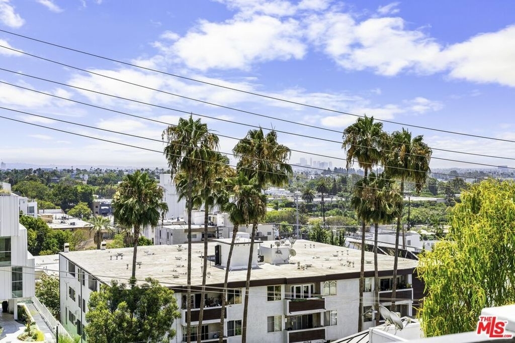1155 N La Cienega Boulevard - Photo 9