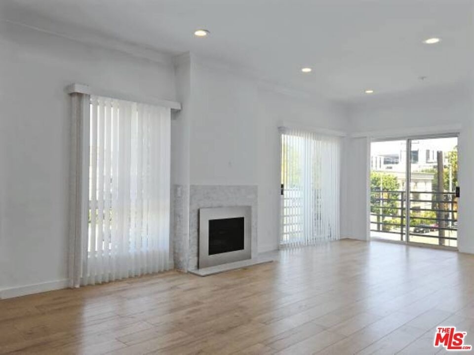 301 S Swall Drive - Photo 5