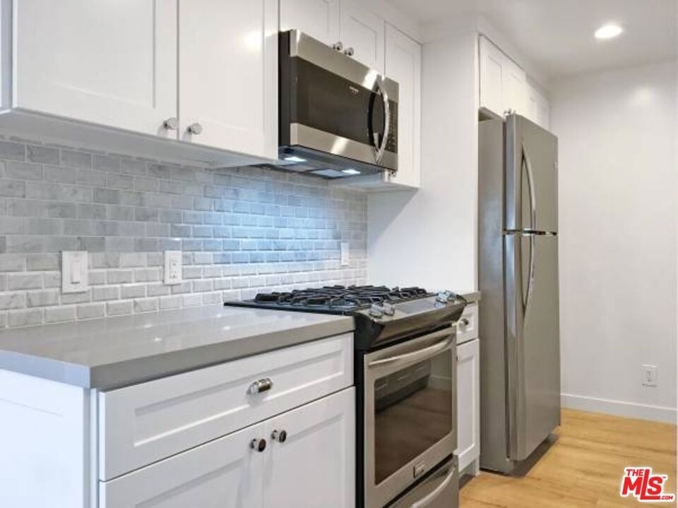 301 S Swall Drive - Photo 11