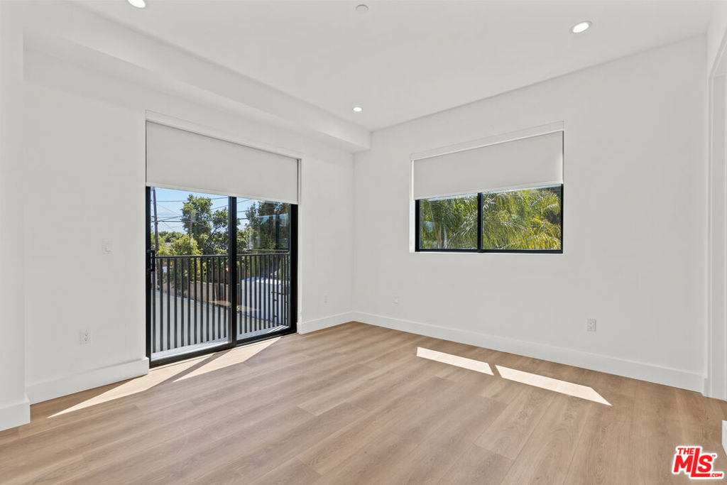5839 Kester Avenue - Photo 5