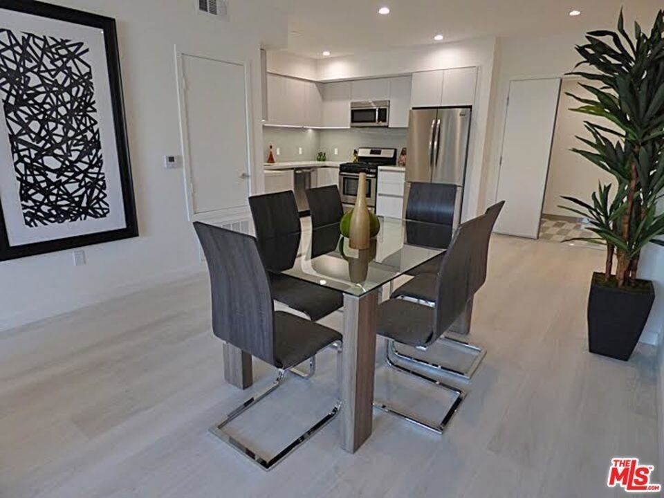 1526 Armacost Avenue - Photo 6