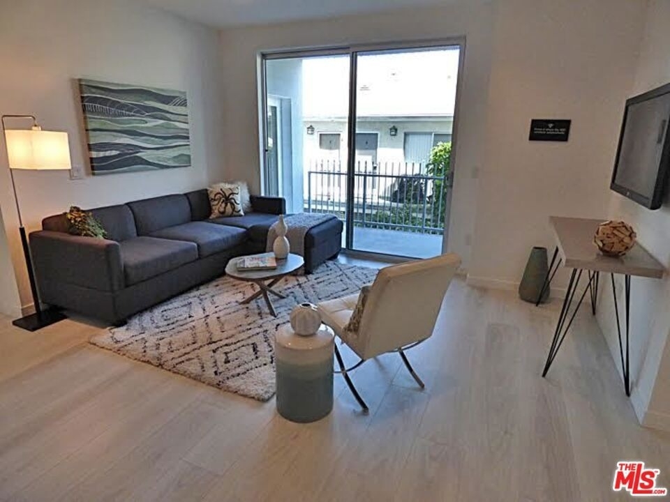 1526 Armacost Avenue - Photo 7
