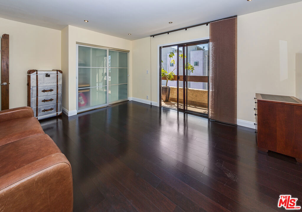 1037 N Vista Street - Photo 12