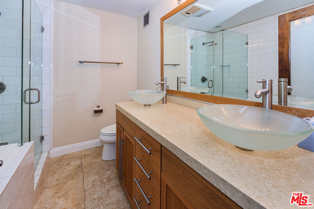 1037 N Vista Street - Photo 9