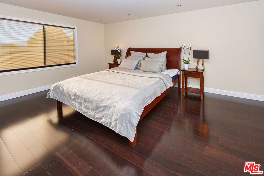 1037 N Vista Street - Photo 8