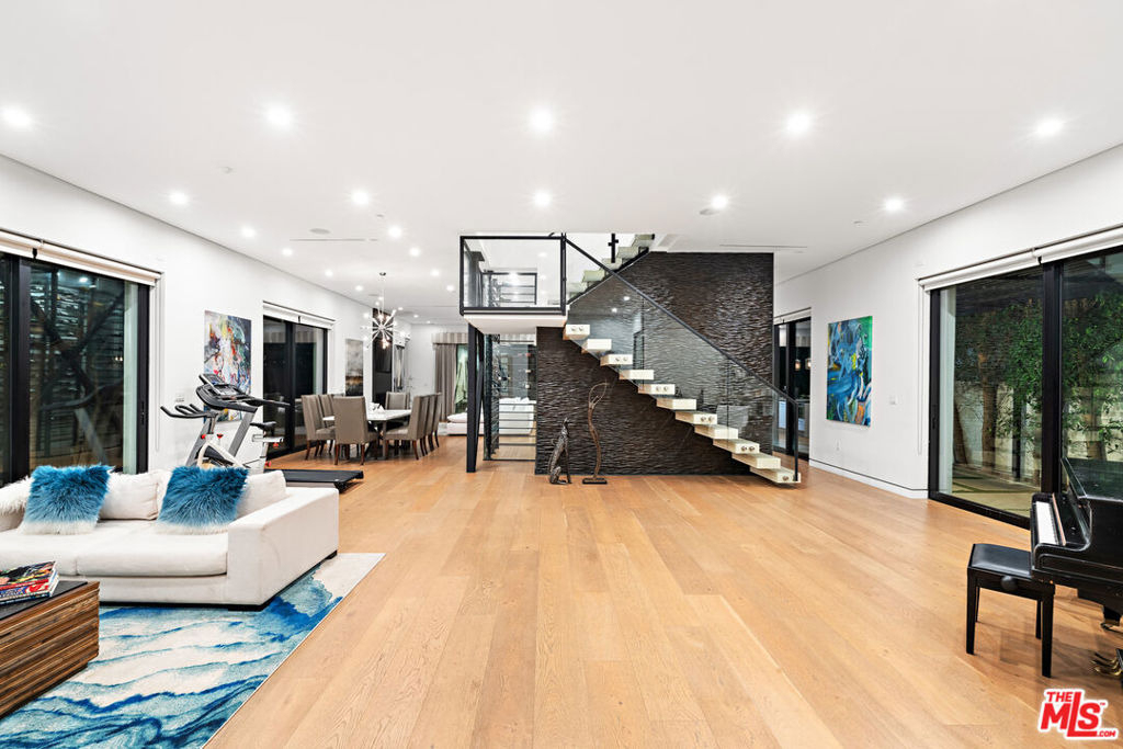 610 N Stanley Avenue - Photo 11