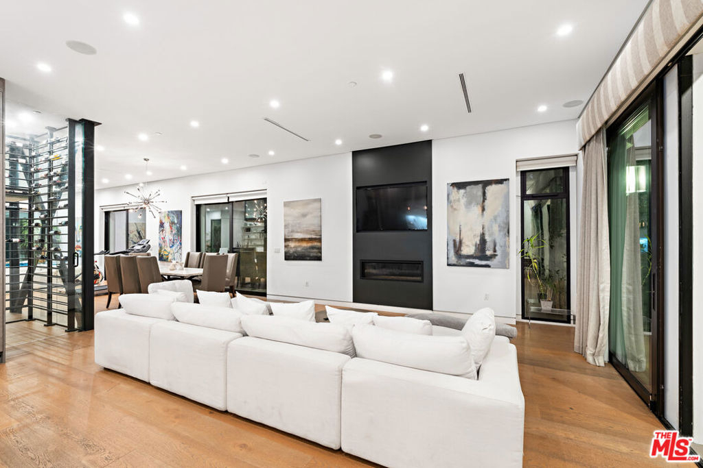 610 N Stanley Avenue - Photo 16