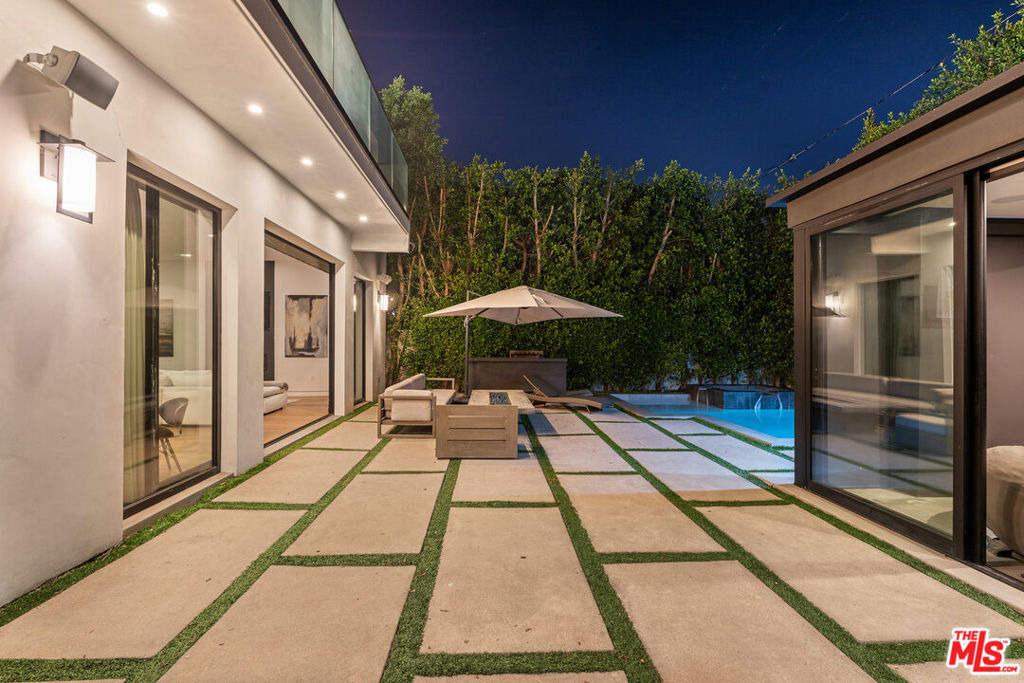 610 N Stanley Avenue - Photo 2