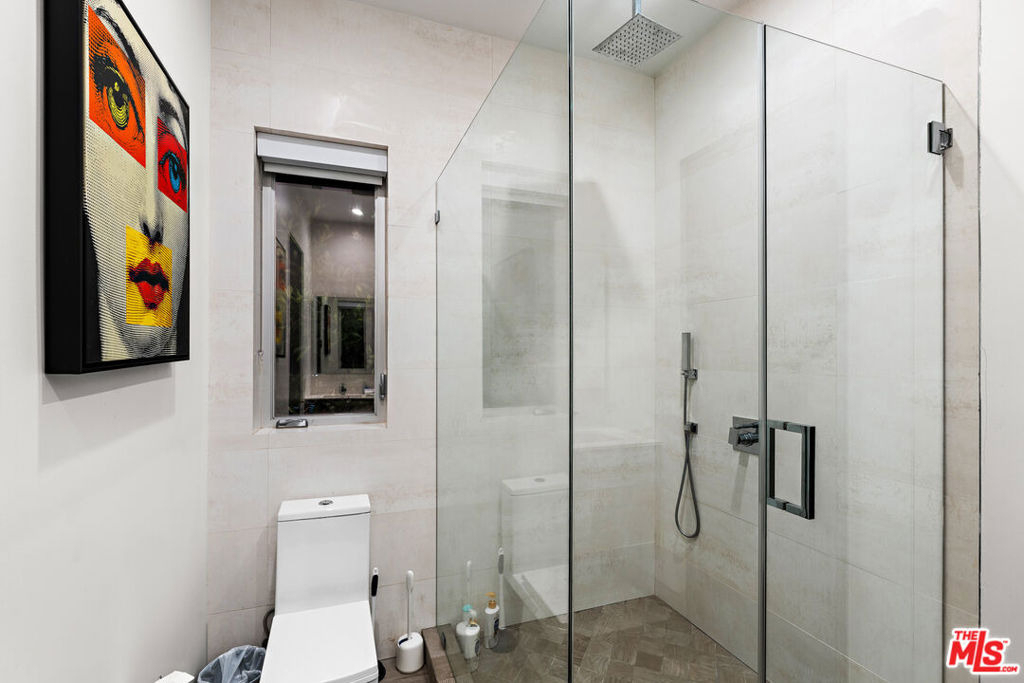 637 N Gardner Street - Photo 36