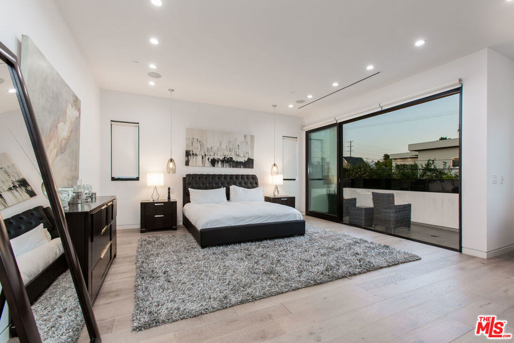 736 N Curson Avenue - Photo 26