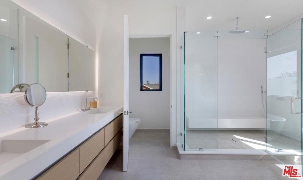 736 N Curson Avenue - Photo 31