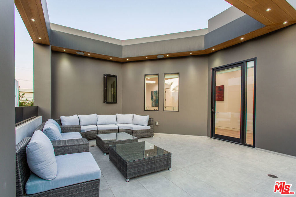 736 N Curson Avenue - Photo 40