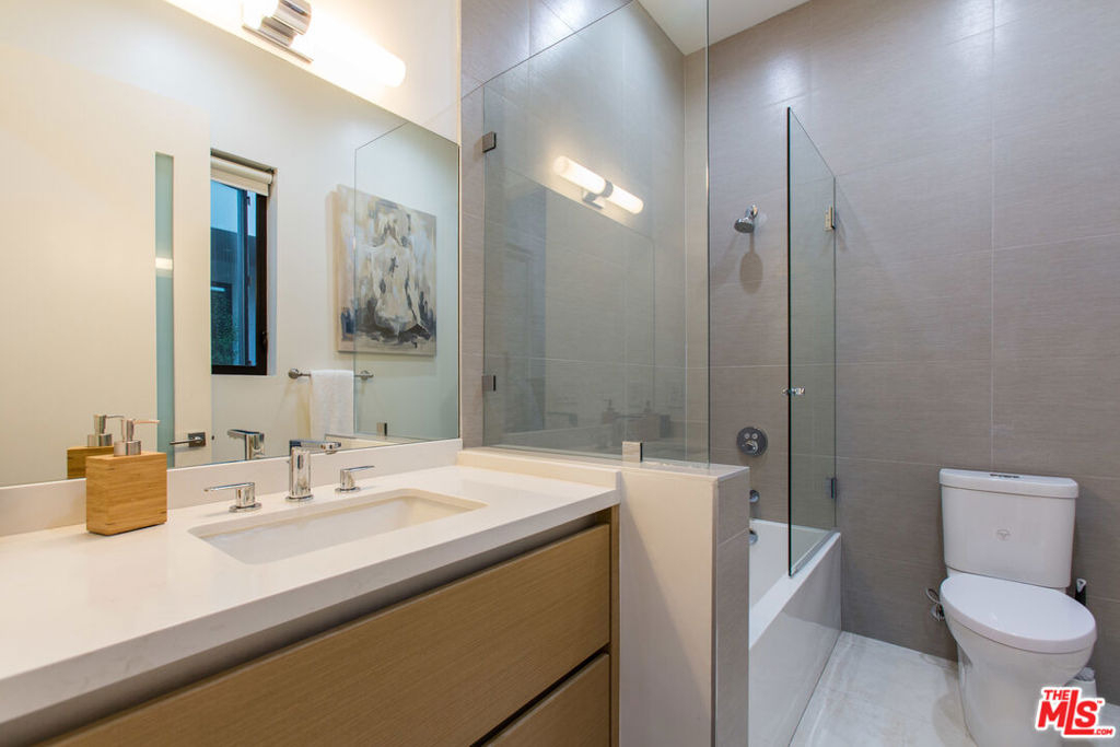 736 N Curson Avenue - Photo 36