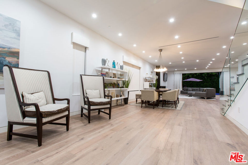 736 N Curson Avenue - Photo 9