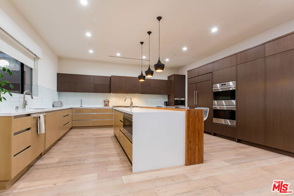 736 N Curson Avenue - Photo 22