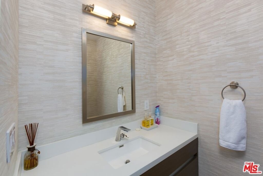 721 N Spaulding Avenue - Photo 30