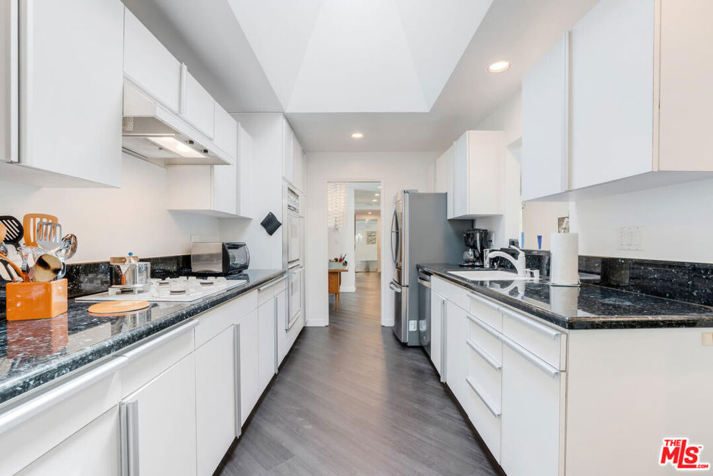 22705 Crespi Street - Photo 15
