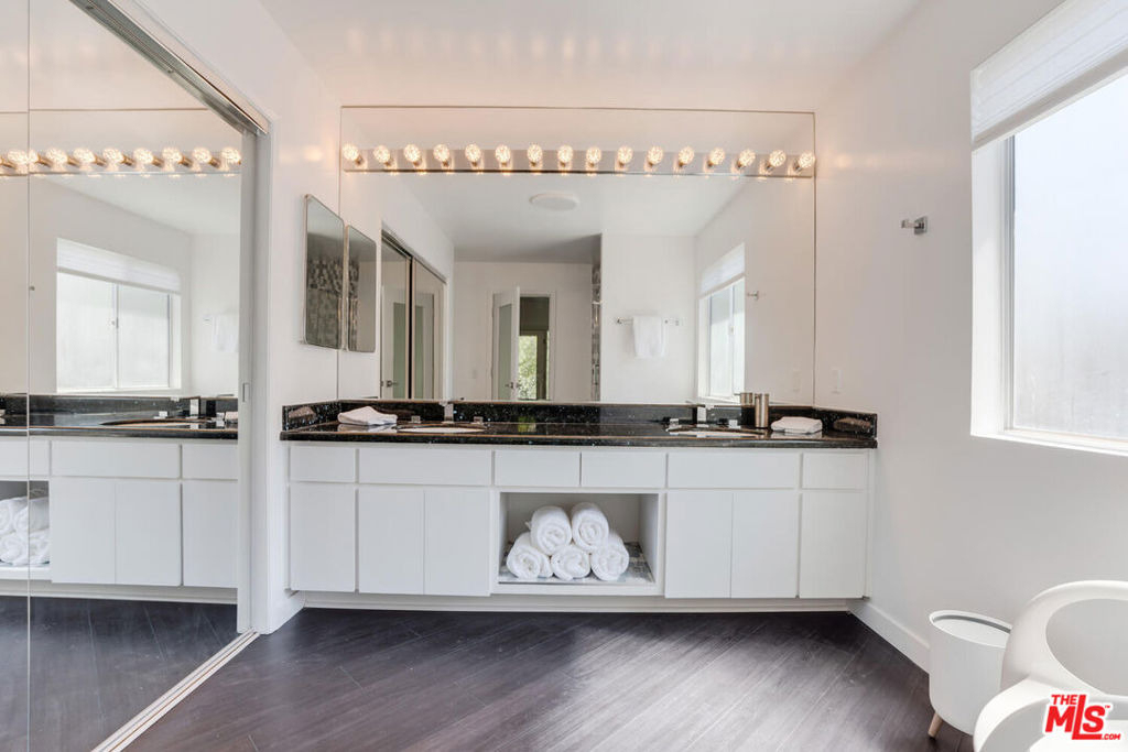 22705 Crespi Street - Photo 21
