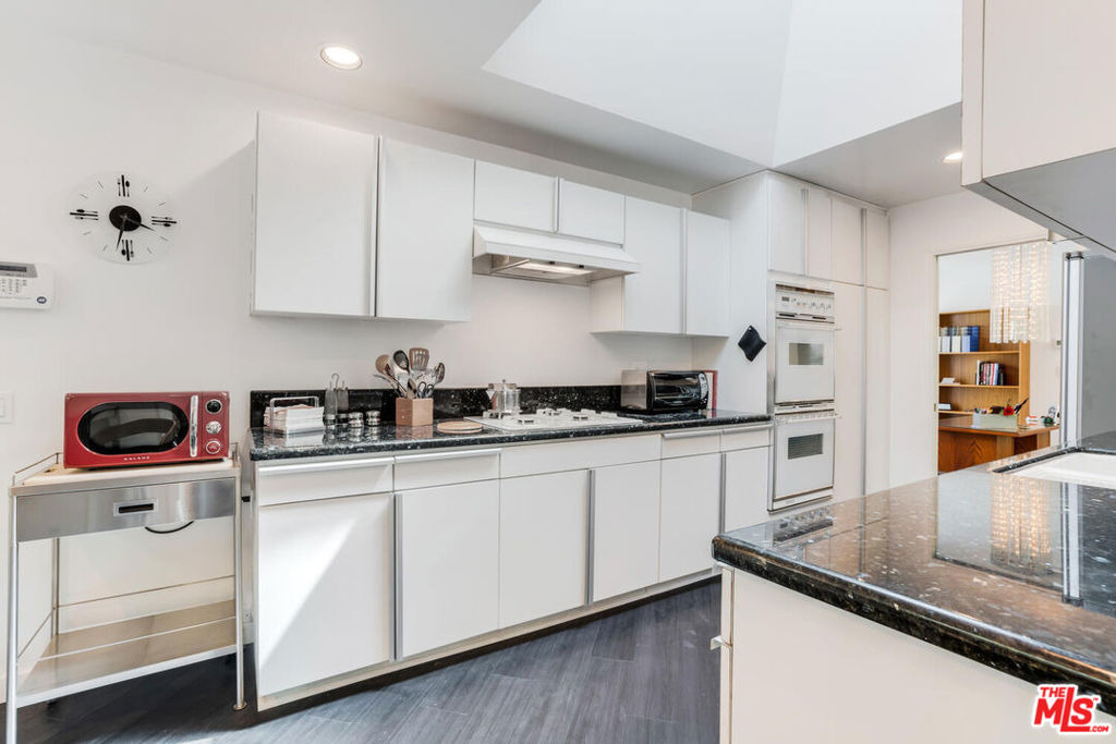 22705 Crespi Street - Photo 13
