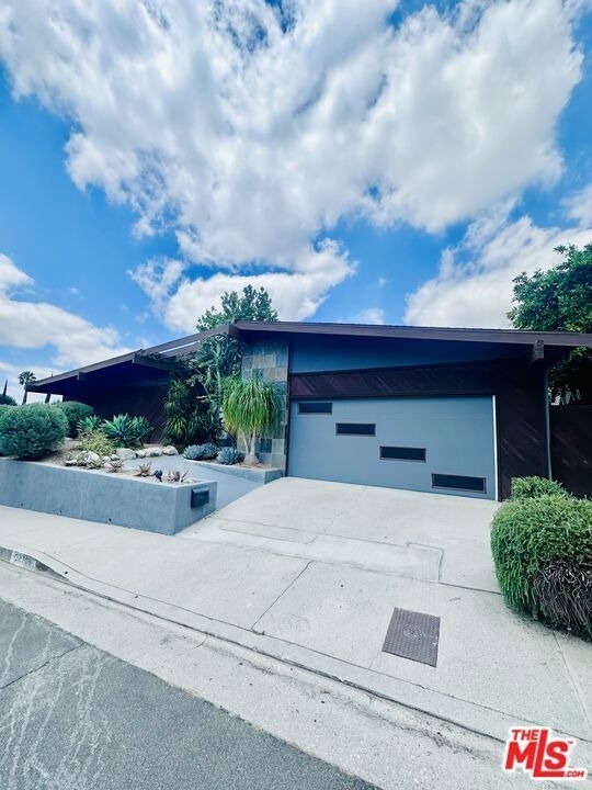 22705 Crespi Street - Photo 28