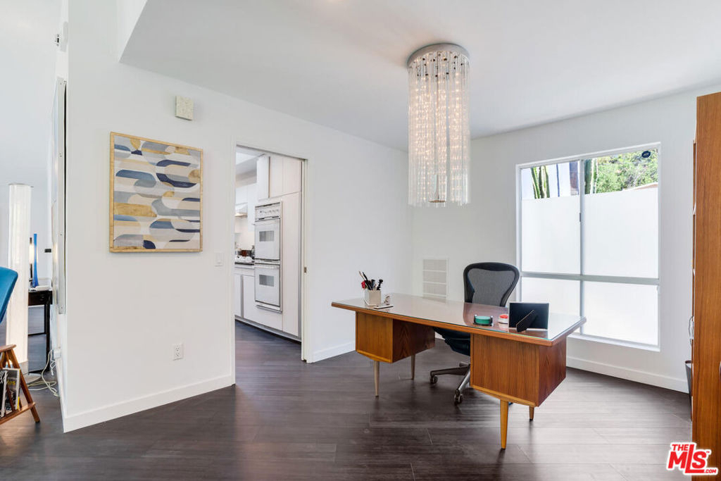 22705 Crespi Street - Photo 18