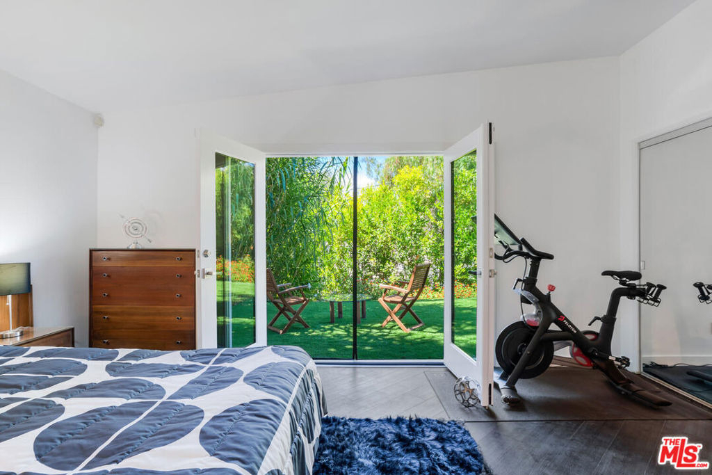 22705 Crespi Street - Photo 20
