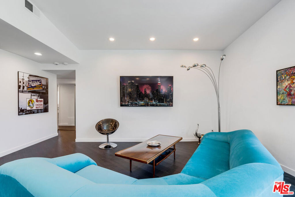 22705 Crespi Street - Photo 7