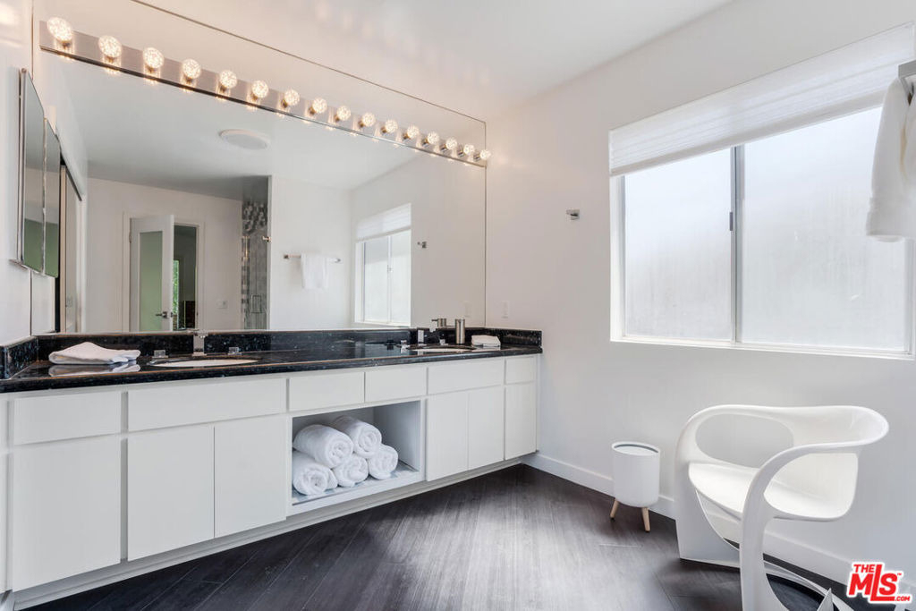 22705 Crespi Street - Photo 23