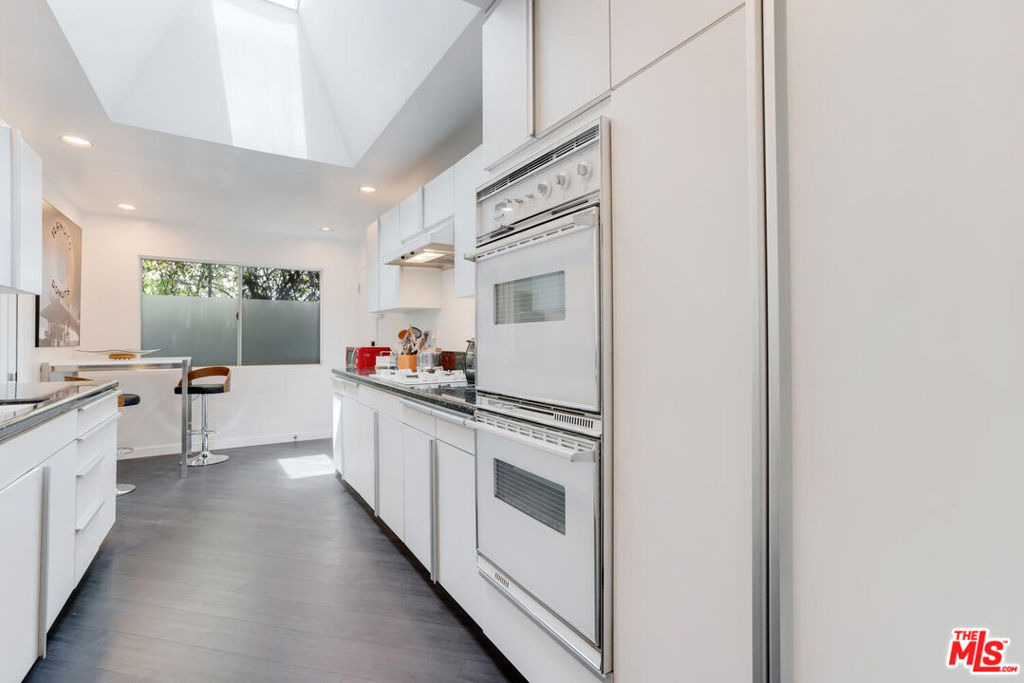 22705 Crespi Street - Photo 16
